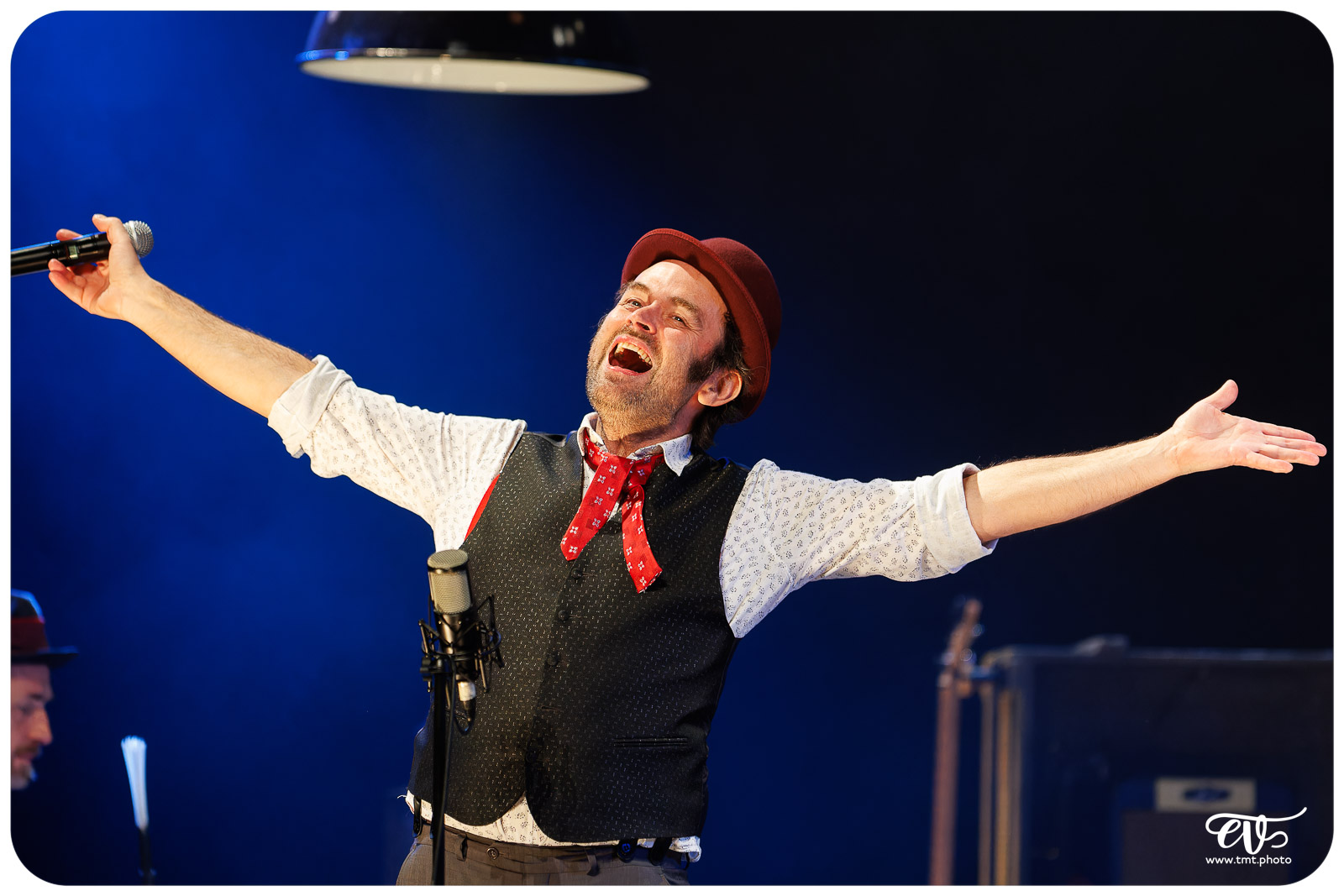 NOS COURSES FOLLES - LES FOUTEURS DE JOIE